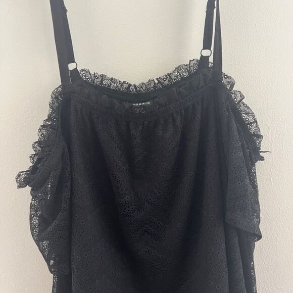 New Torrid Woman Top Off-shoulder sleeves lace Size 2 Black polyester plus - Picture 7 of 12
